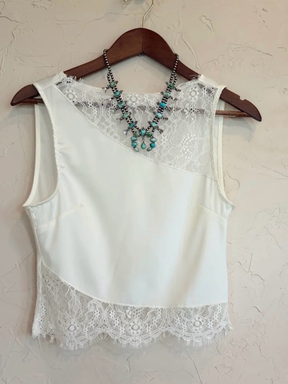 White Lace Trim Sleeveless Top - Elegant Women's Blouse